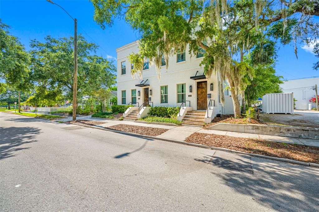 For Sale: $1,150,000 (3 beds, 2 baths, 2441 Square Feet)