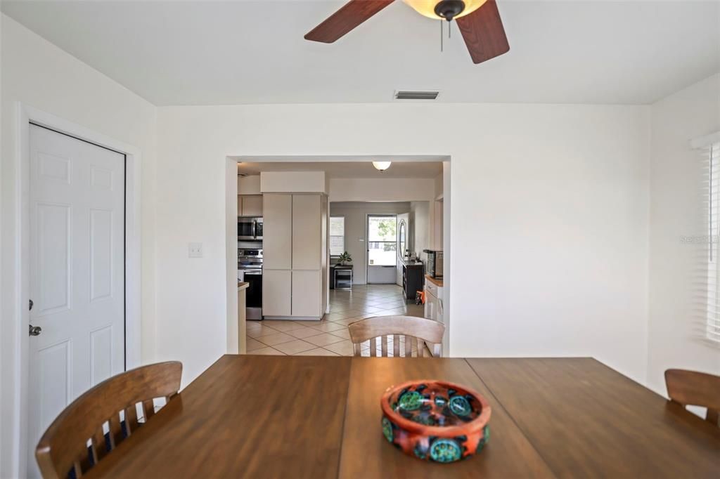 For Sale: $385,000 (3 beds, 1 baths, 1385 Square Feet)