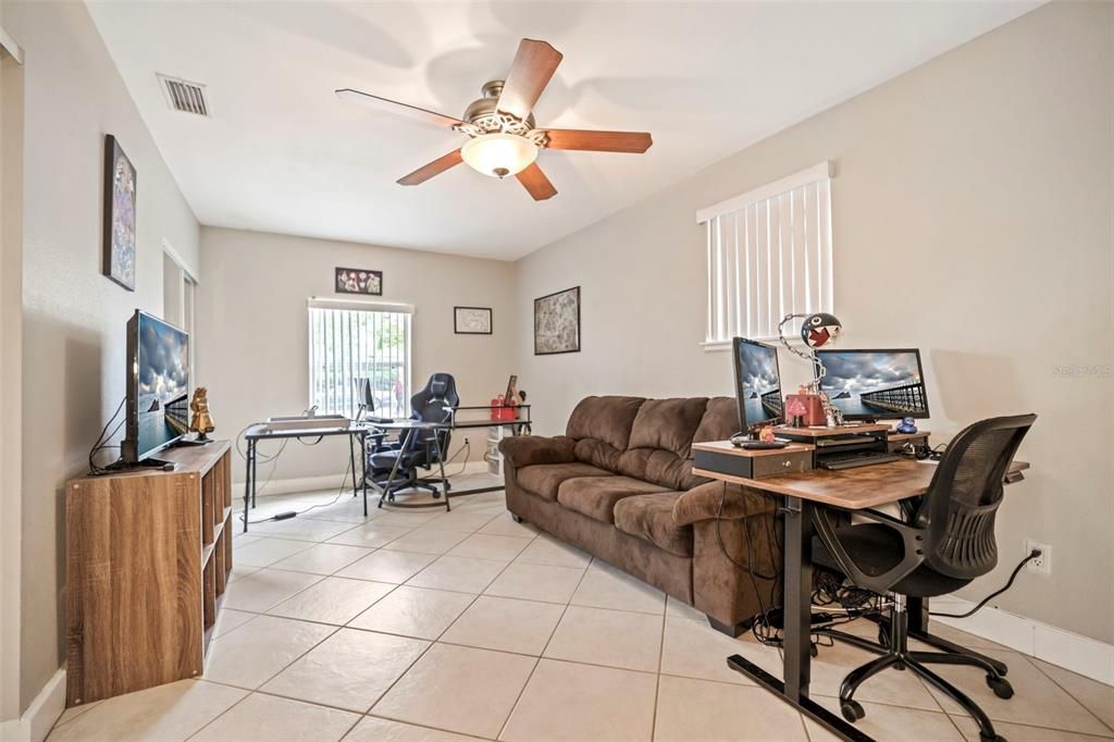 For Sale: $385,000 (3 beds, 1 baths, 1385 Square Feet)