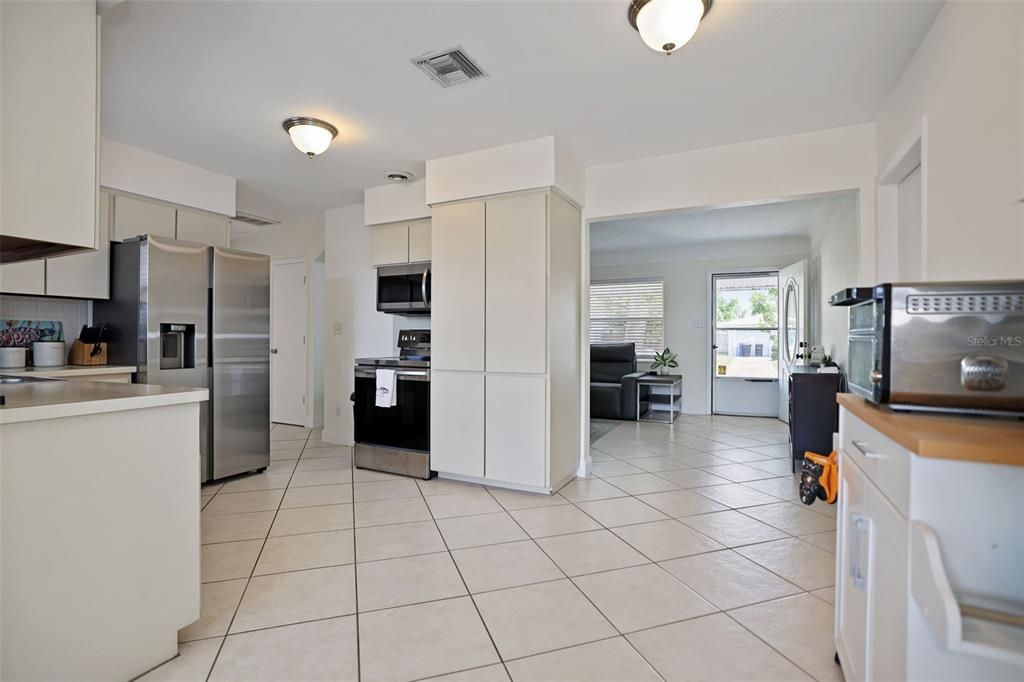 For Sale: $385,000 (3 beds, 1 baths, 1385 Square Feet)