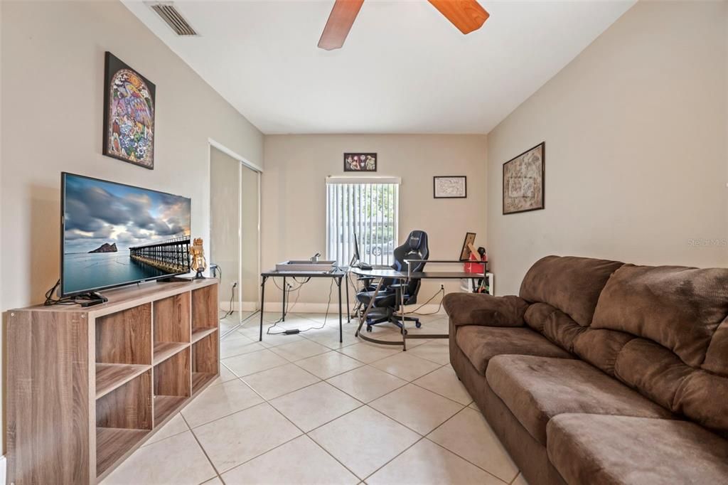 For Sale: $385,000 (3 beds, 1 baths, 1385 Square Feet)