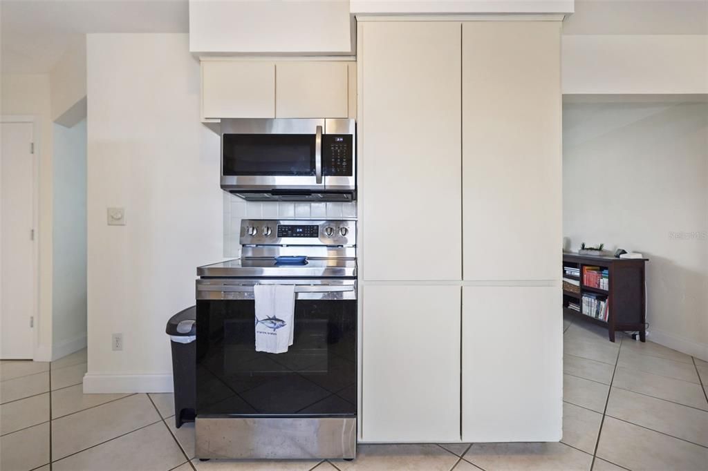 For Sale: $385,000 (3 beds, 1 baths, 1385 Square Feet)