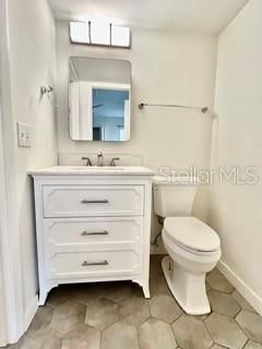 Active With Contract: $163,000 (1 beds, 1 baths, 722 Square Feet)