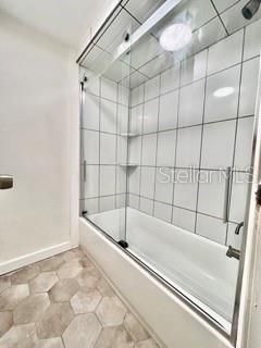 Active With Contract: $163,000 (1 beds, 1 baths, 722 Square Feet)