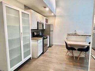 Active With Contract: $163,000 (1 beds, 1 baths, 722 Square Feet)