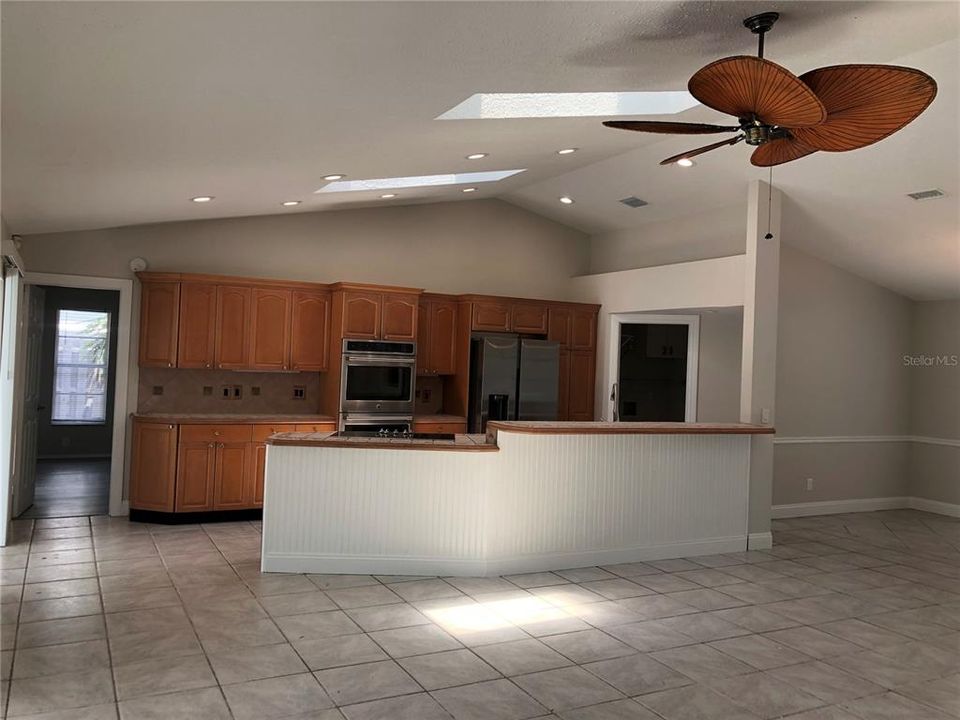 Active With Contract: $2,750 (3 beds, 2 baths, 1736 Square Feet)