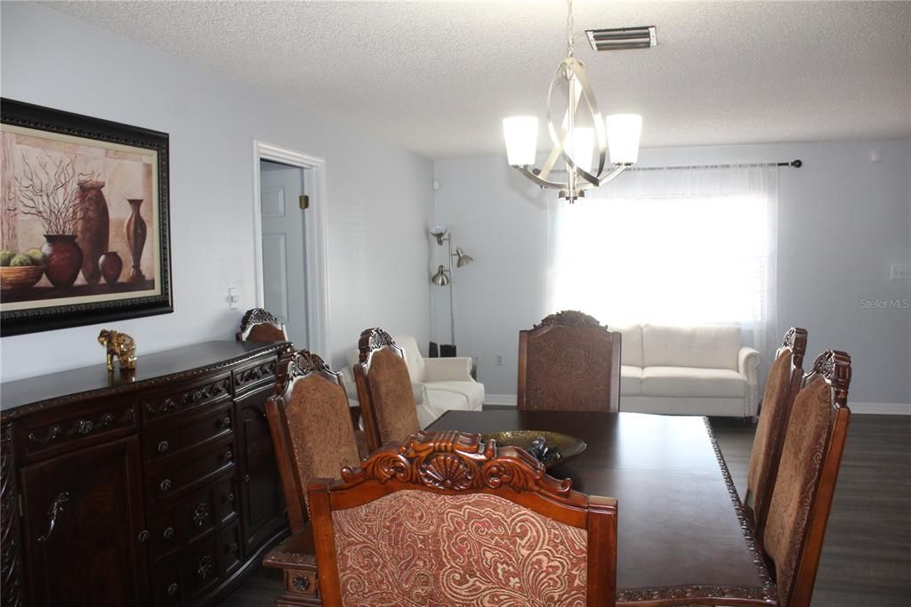 For Sale: $309,000 (2 beds, 2 baths, 1336 Square Feet)