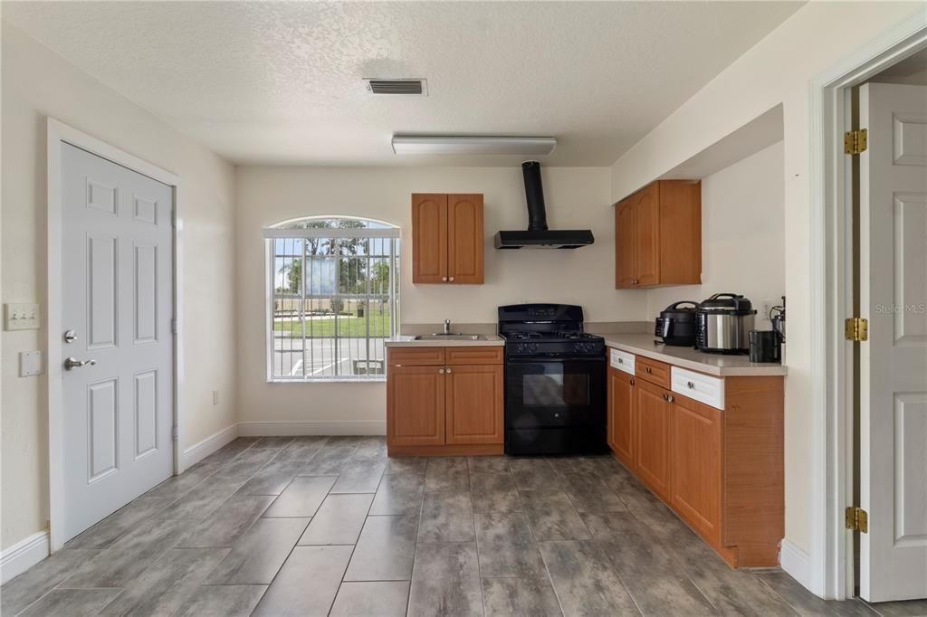 Active With Contract: $310,000 (4 beds, 3 baths, 1881 Square Feet)
