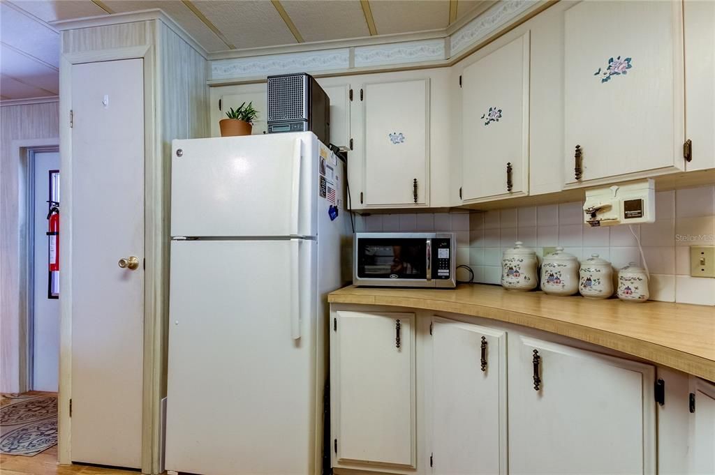 For Sale: $224,900 (2 beds, 2 baths, 1298 Square Feet)