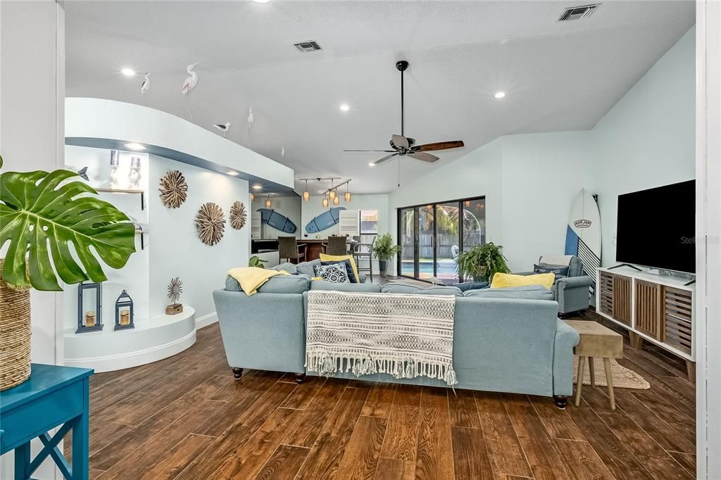 Recently Sold: $645,000 (3 beds, 2 baths, 2000 Square Feet)