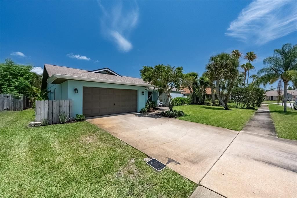 Recently Sold: $645,000 (3 beds, 2 baths, 2000 Square Feet)