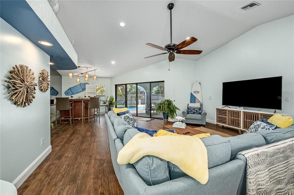 Recently Sold: $645,000 (3 beds, 2 baths, 2000 Square Feet)