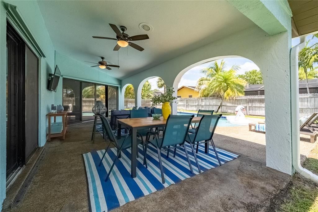 Recently Sold: $645,000 (3 beds, 2 baths, 2000 Square Feet)