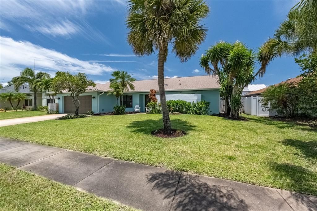 Recently Sold: $645,000 (3 beds, 2 baths, 2000 Square Feet)