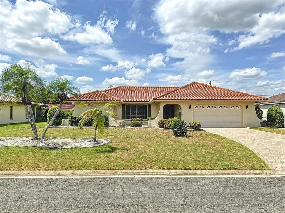 For Sale: $375,000 (3 beds, 2 baths, 1918 Square Feet)