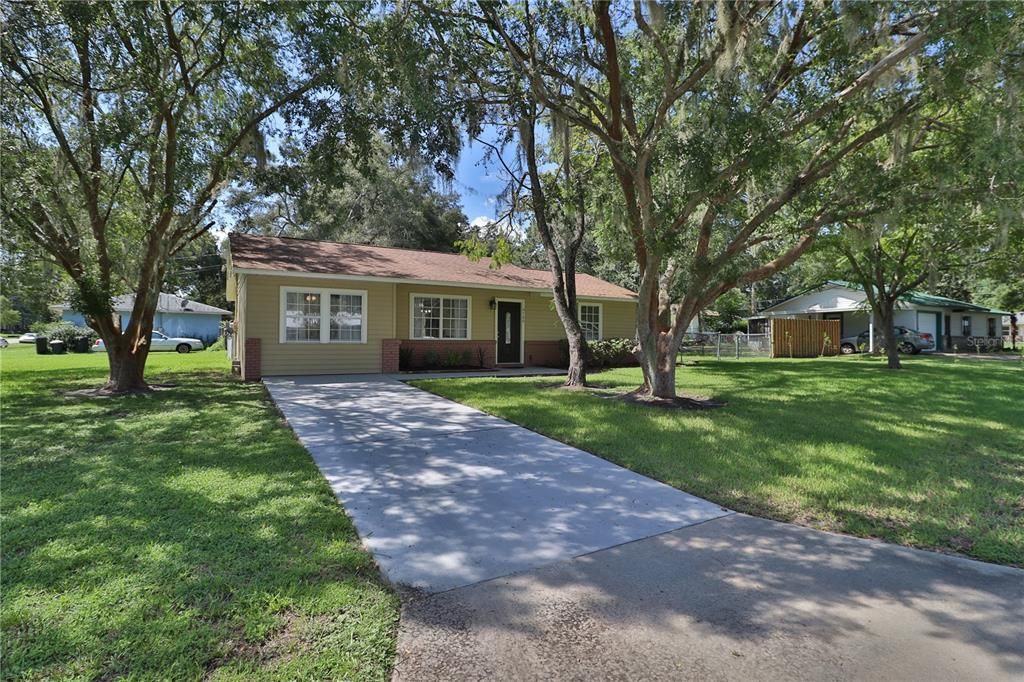 For Sale: $230,000 (3 beds, 1 baths, 1104 Square Feet)