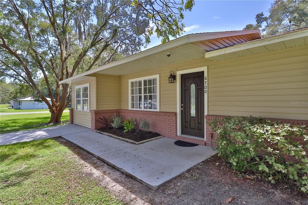 For Sale: $230,000 (3 beds, 1 baths, 1104 Square Feet)