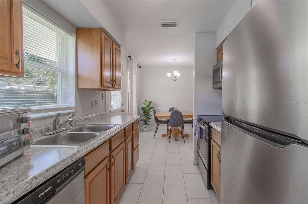 For Sale: $230,000 (3 beds, 1 baths, 1104 Square Feet)