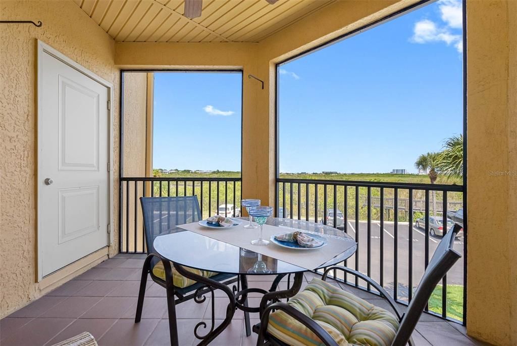 SCREENED BALCONY