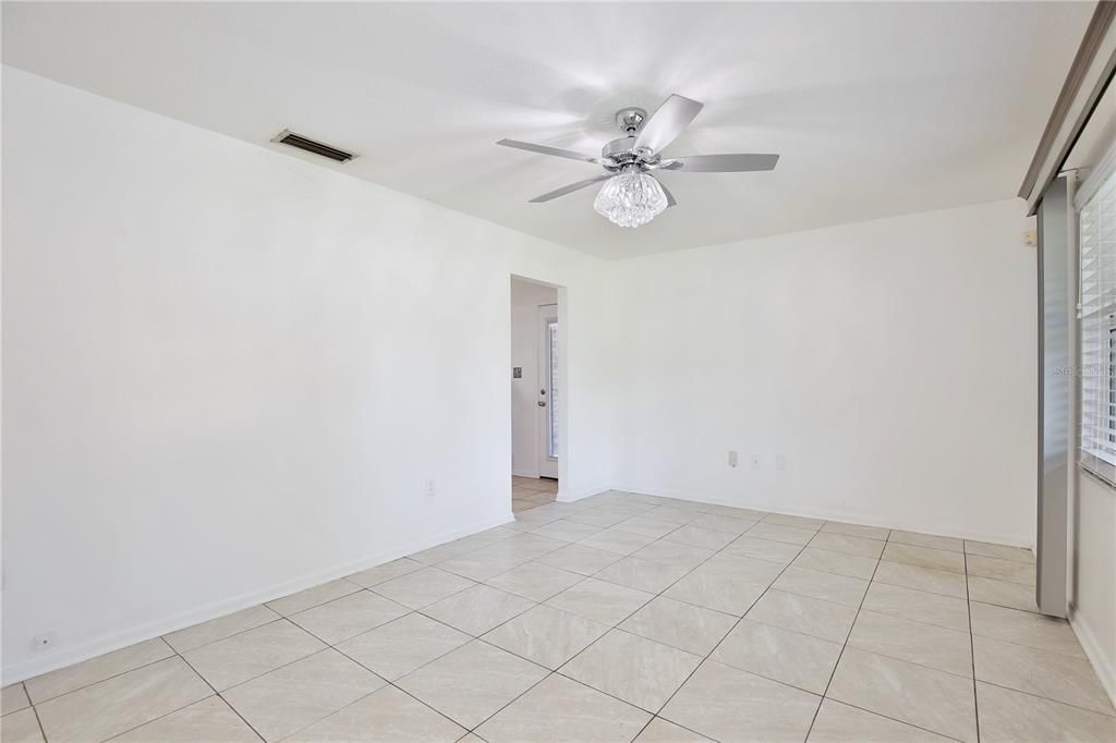 Active With Contract: $315,000 (3 beds, 2 baths, 1356 Square Feet)