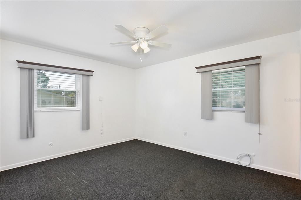Active With Contract: $315,000 (3 beds, 2 baths, 1356 Square Feet)
