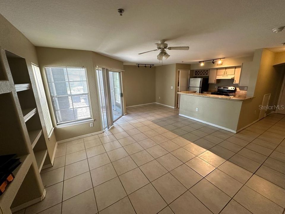 For Sale: $170,000 (2 beds, 2 baths, 1113 Square Feet)