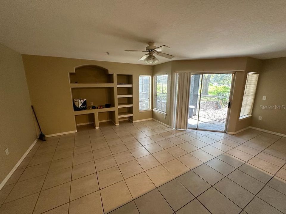 For Sale: $170,000 (2 beds, 2 baths, 1113 Square Feet)