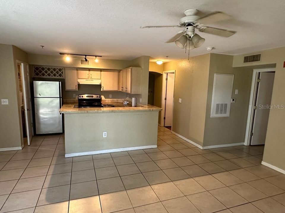 For Sale: $170,000 (2 beds, 2 baths, 1113 Square Feet)