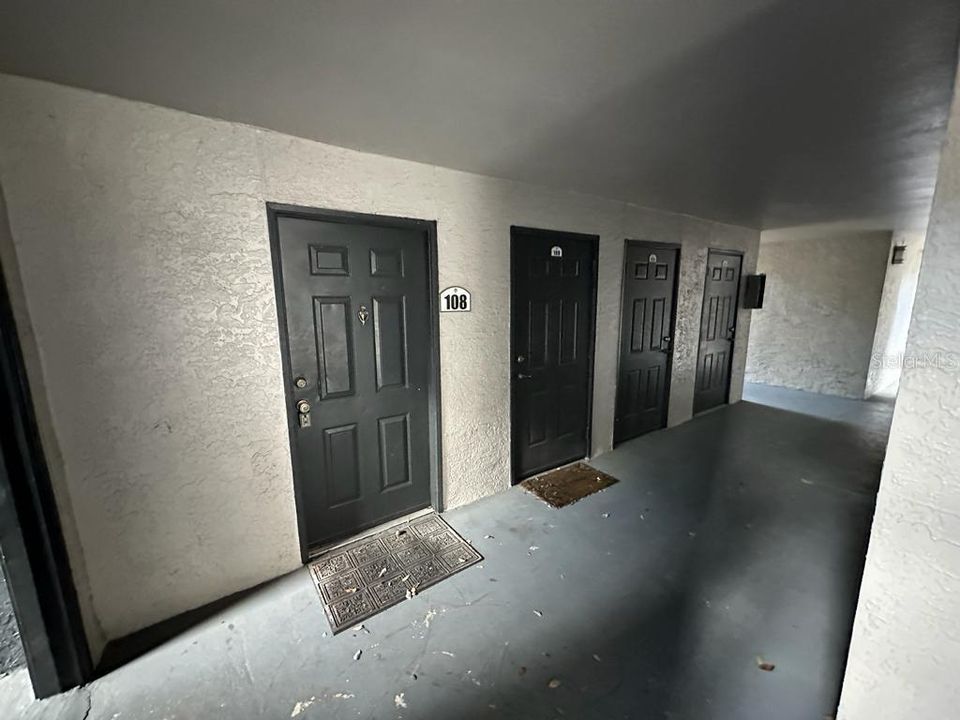 For Sale: $170,000 (2 beds, 2 baths, 1113 Square Feet)