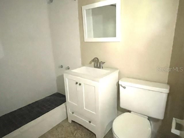 For Sale: $100,000 (2 beds, 1 baths, 800 Square Feet)