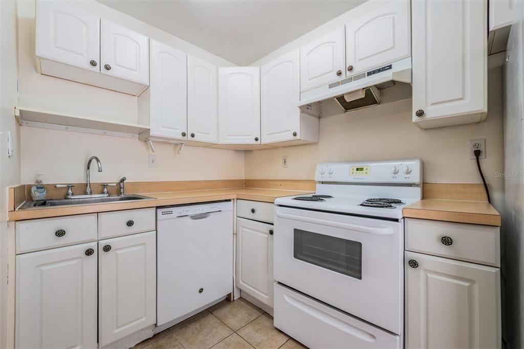 For Sale: $69,900 (1 beds, 1 baths, 600 Square Feet)