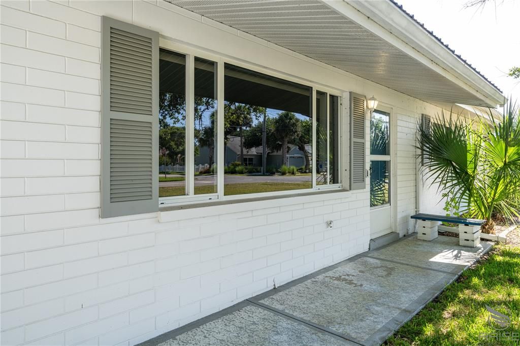 For Sale: $875,000 (3 beds, 2 baths, 1666 Square Feet)