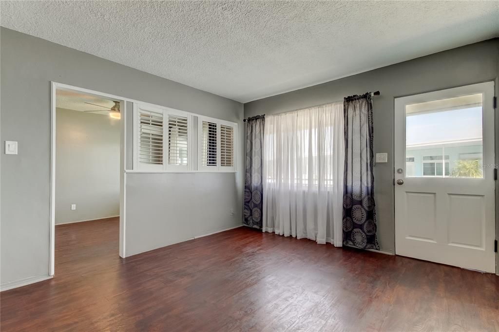 Recently Sold: $174,900 (1 beds, 1 baths, 528 Square Feet)
