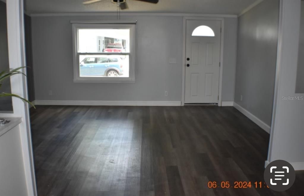 For Sale: $170,000 (3 beds, 2 baths, 960 Square Feet)