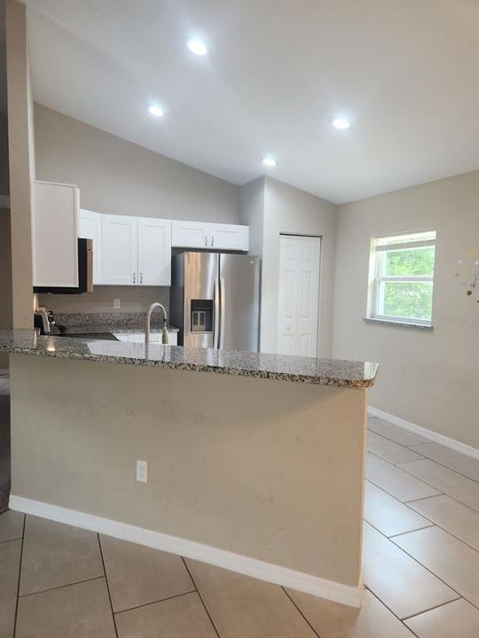 For Rent: $1,650 (3 beds, 2 baths, 1276 Square Feet)