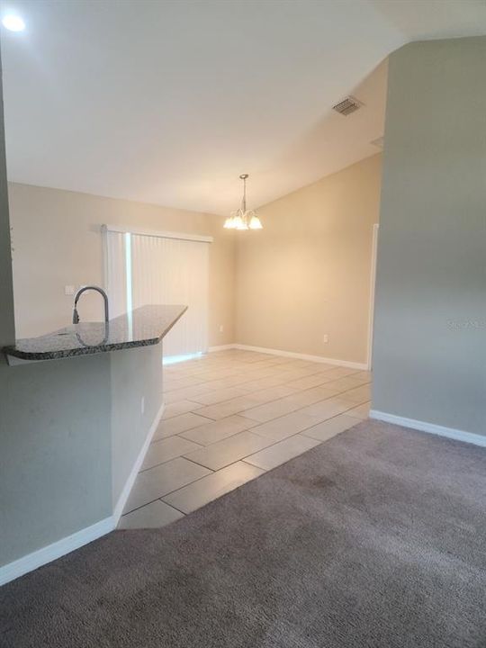 For Rent: $1,650 (3 beds, 2 baths, 1276 Square Feet)