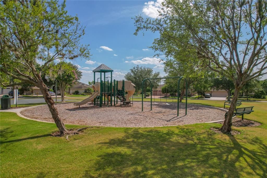 Active With Contract: $699,000 (4 beds, 3 baths, 2904 Square Feet)