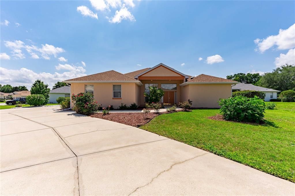 Active With Contract: $389,990 (3 beds, 3 baths, 2648 Square Feet)