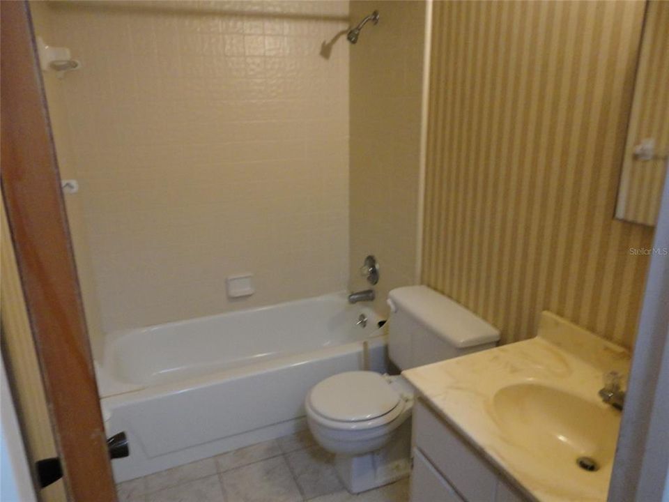 最近租的: $1,300 (2 贝兹, 2 浴室, 1174 平方英尺)