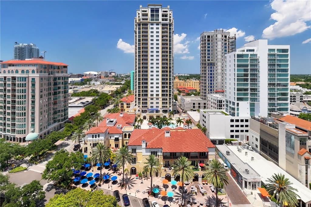 For Sale: $3,500,000 (3 beds, 3 baths, 3081 Square Feet)