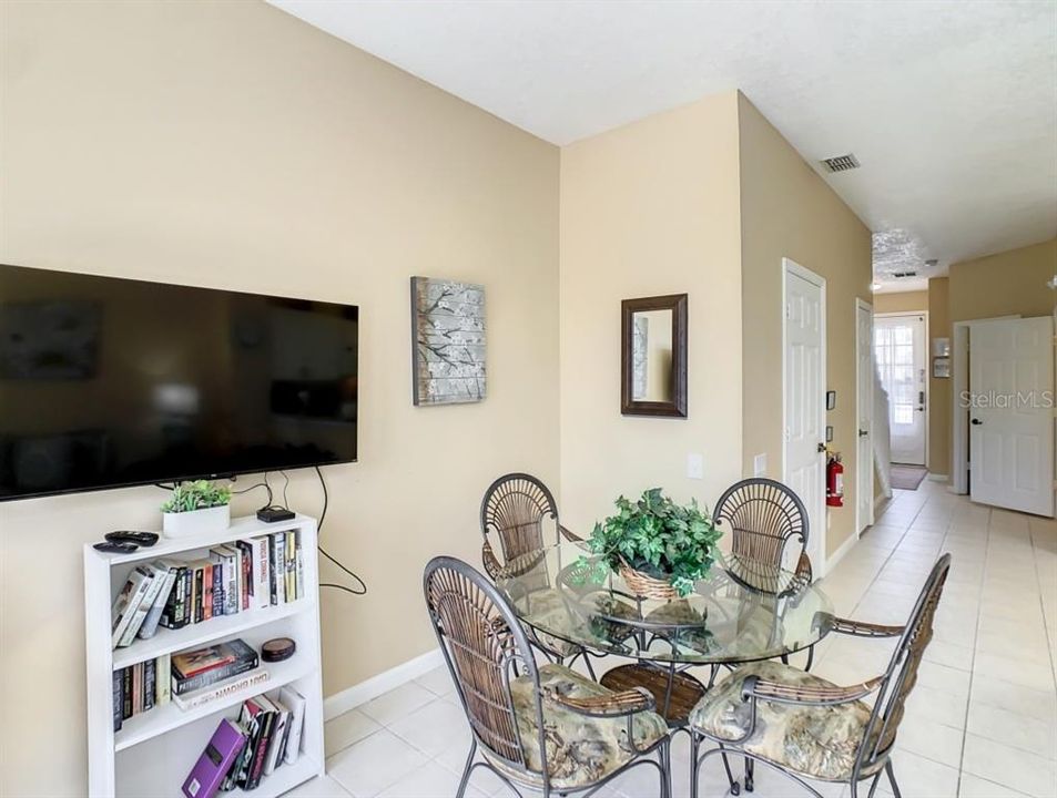 For Sale: $355,000 (3 beds, 3 baths, 1440 Square Feet)