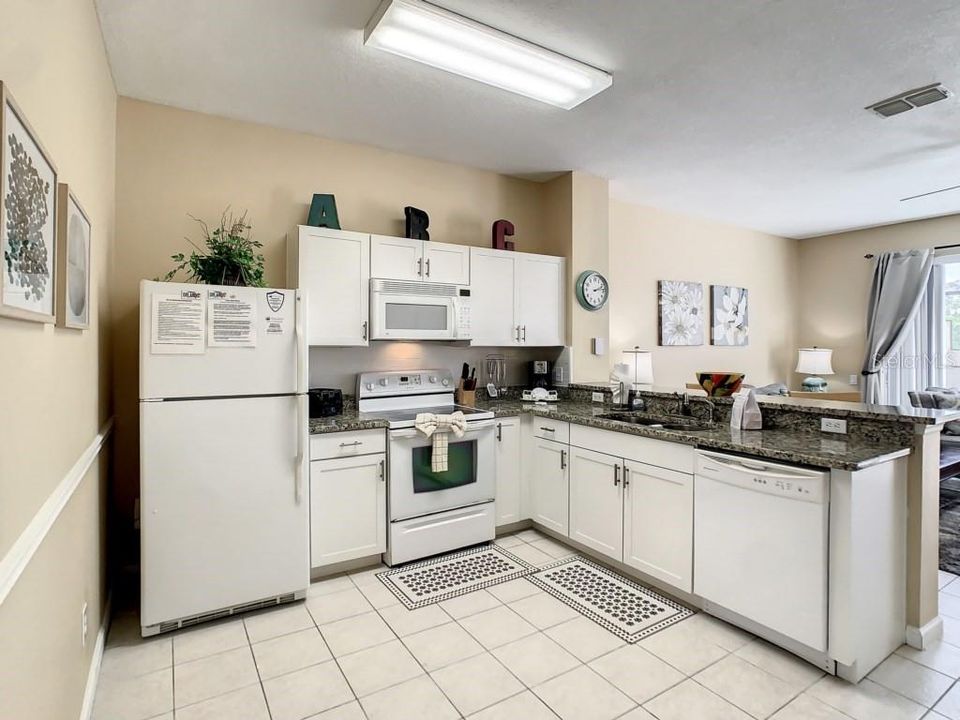 For Sale: $355,000 (3 beds, 3 baths, 1440 Square Feet)