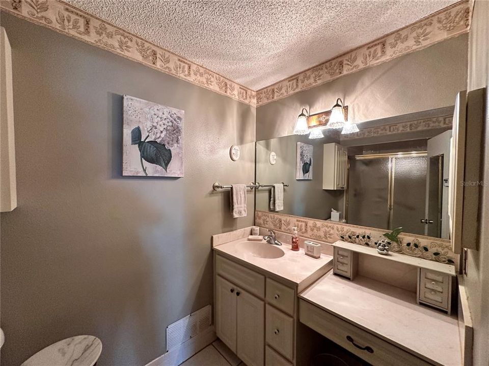 For Sale: $209,900 (2 beds, 2 baths, 1088 Square Feet)