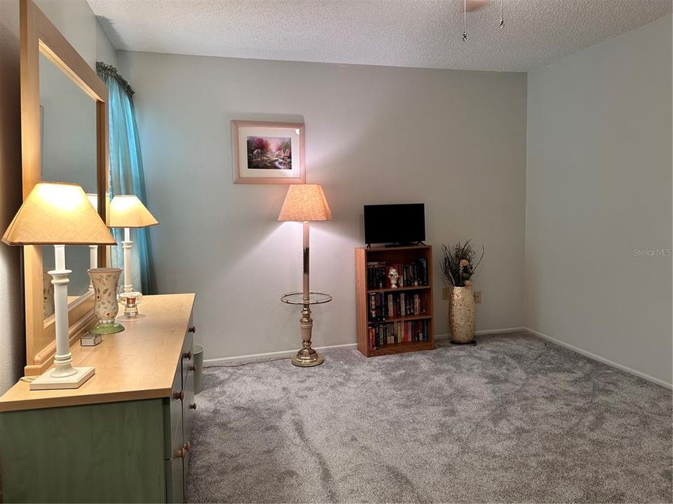 For Sale: $209,900 (2 beds, 2 baths, 1088 Square Feet)