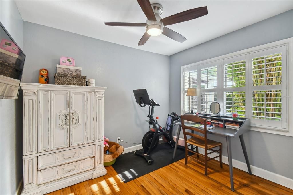 Active With Contract: $719,000 (4 beds, 2 baths, 1404 Square Feet)