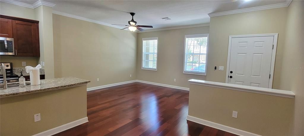 For Rent: $2,300 (2 beds, 2 baths, 1640 Square Feet)