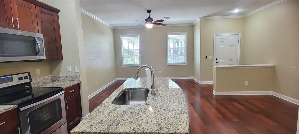 For Rent: $2,300 (2 beds, 2 baths, 1640 Square Feet)