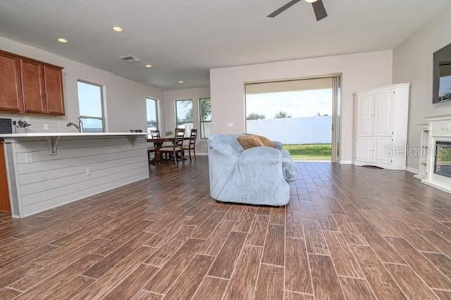 Active With Contract: $430,000 (3 beds, 2 baths, 2099 Square Feet)