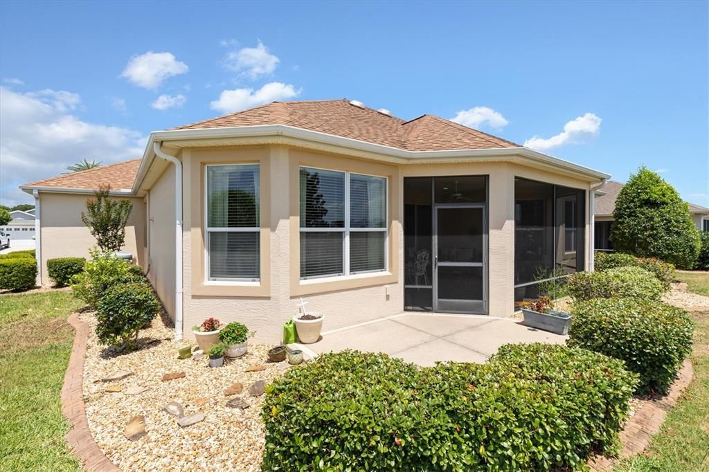 Active With Contract: $749,900 (3 beds, 2 baths, 2235 Square Feet)