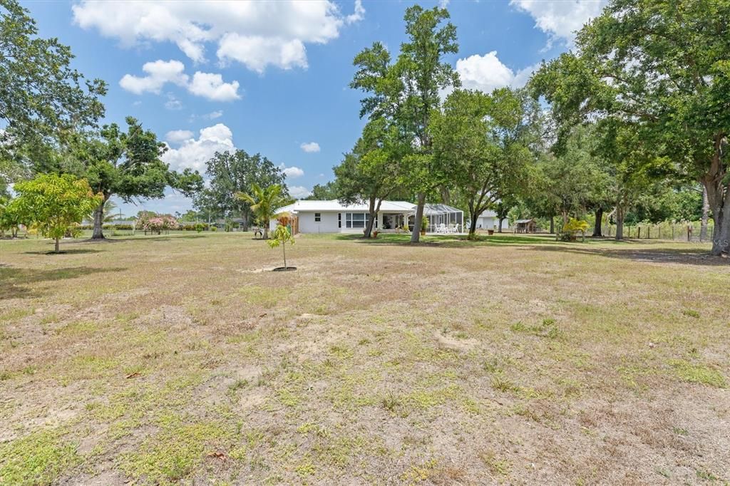 Active With Contract: $700,000 (3 beds, 2 baths, 1565 Square Feet)